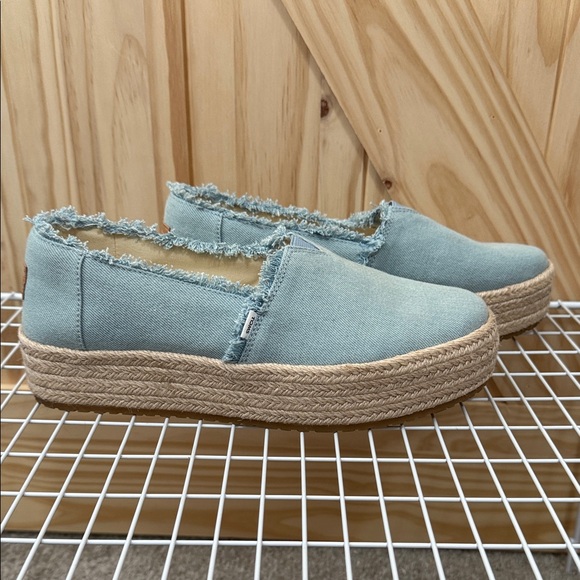 Toms Valencia platform Light Blue Espadrille Slip-Ons - Picture 1 of 7